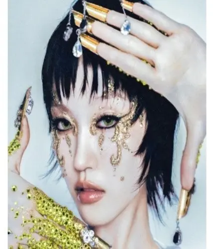 Xg: Vol. 1 - Chisa Version - Incl. Member Booklet, 2 Logo Stickers, Member Photo Poster, Member Photocard, Sticker Sheet + Member Solo Trading Card - Compact Discs 1