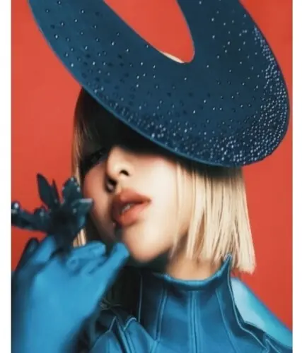 Xg: Vol. 1 - Maya Version - Incl. Member Booklet, 2 Logo Stickers, Member Photo Poster, Member Photocard, Sticker Sheet + Member Solo Trading Card - Compact Discs 1